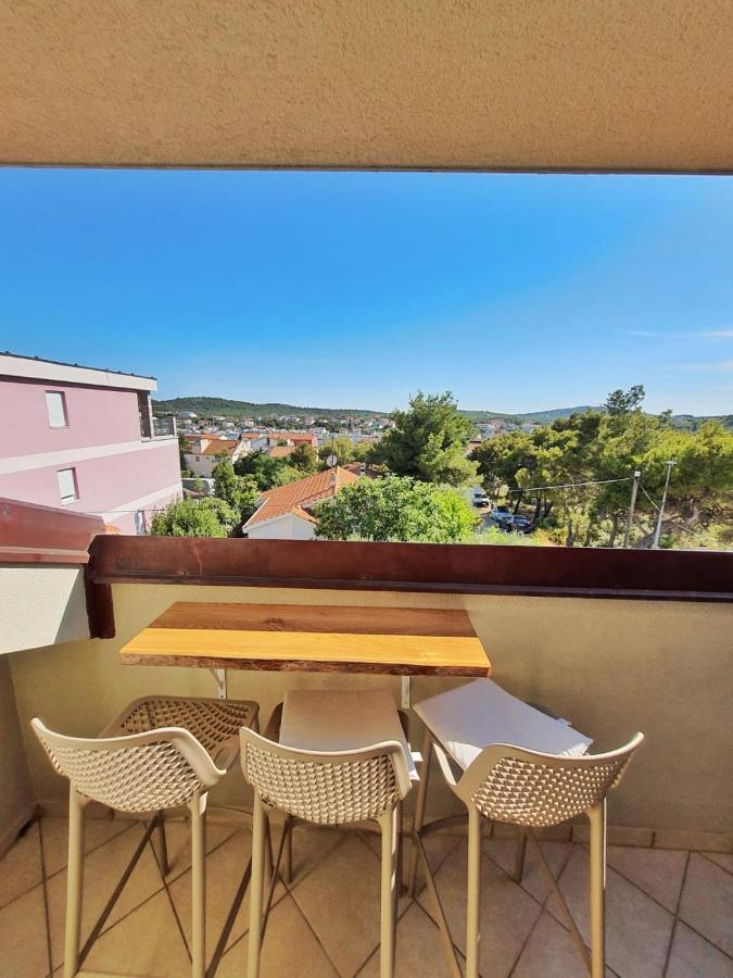 Apartmani Latin イェゼラ エクステリア 写真